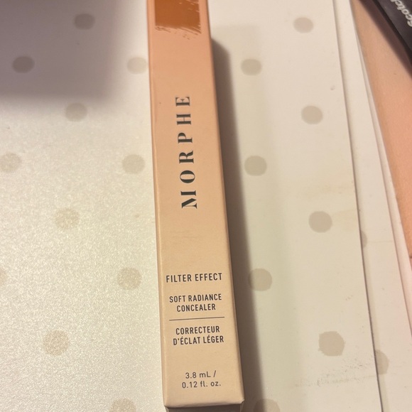 Tan 22 Warm FILTER EFFECT soft radiance concealer - Picture 2 of 3